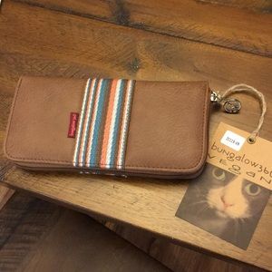 NWT Bungalow 360 Wallet